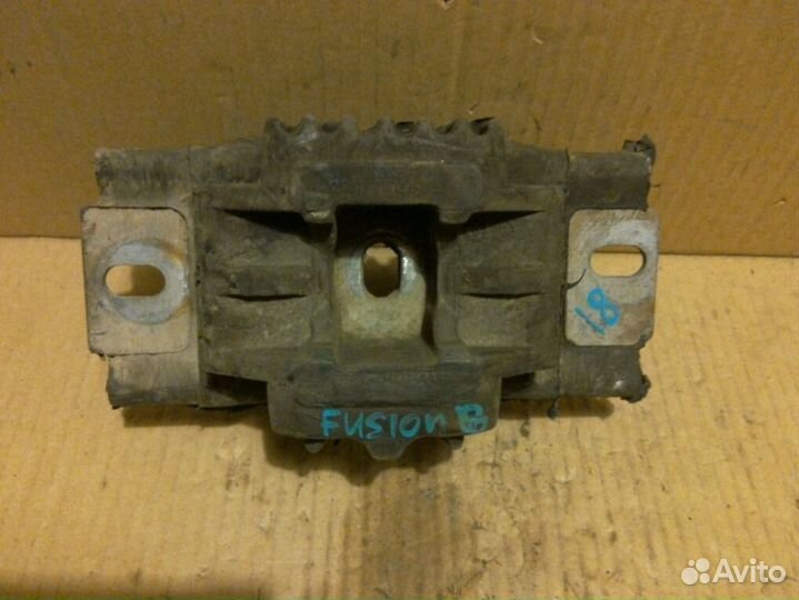 Опора двигателя левая Ford Fusion 1.6 fyja 2007