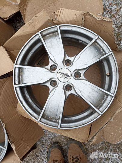 Литые диски r16 5x114,3