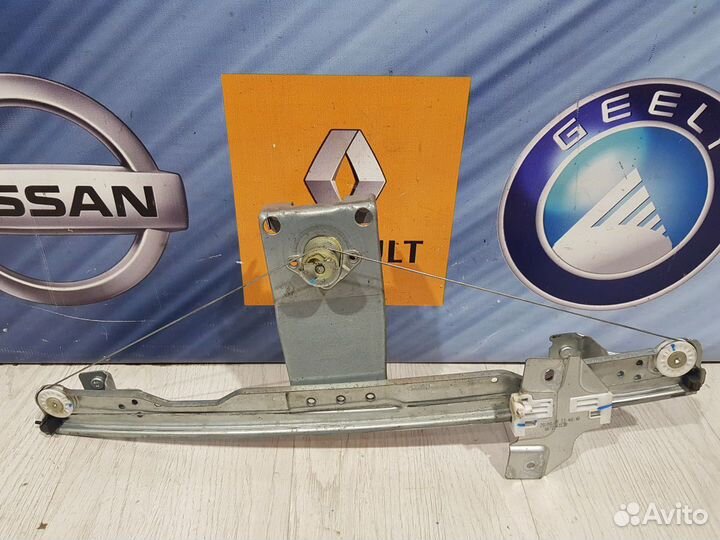 Стеклоподъемник перед Renault duster Лев