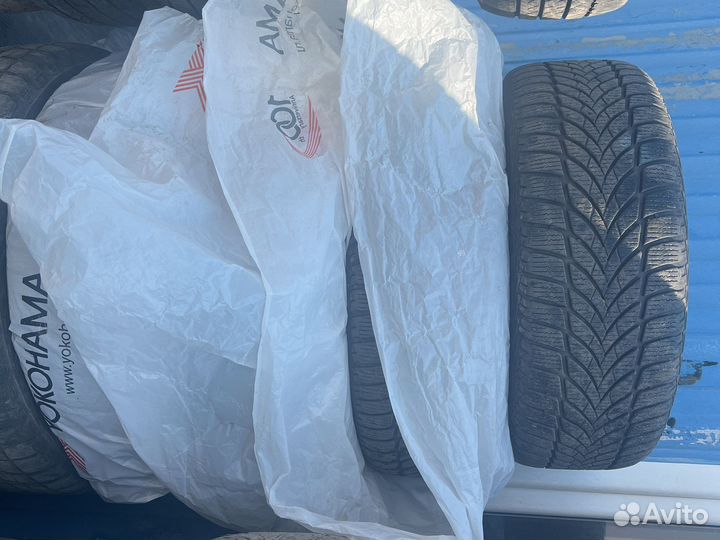 R16 Goodyear EfficientGrip 205/55, PCD 5x114.3 DIA 64.1