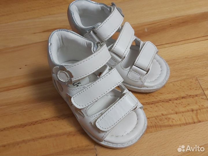 Сандалии для девочки