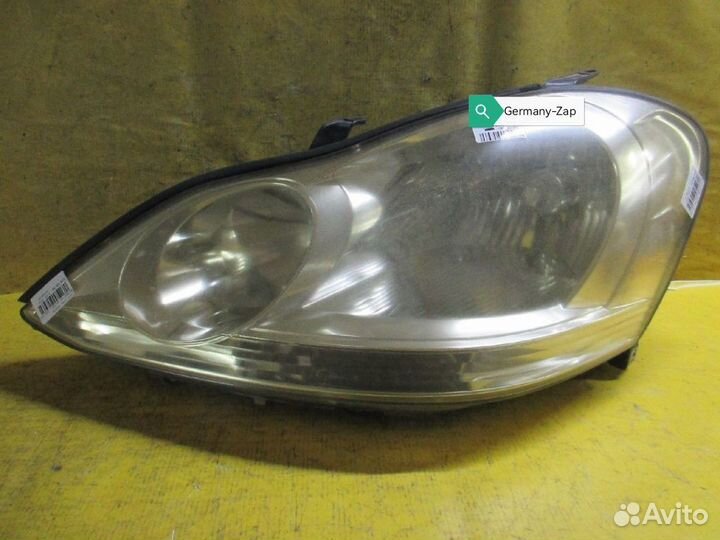 Фары Toyota Ipsum ACM21W