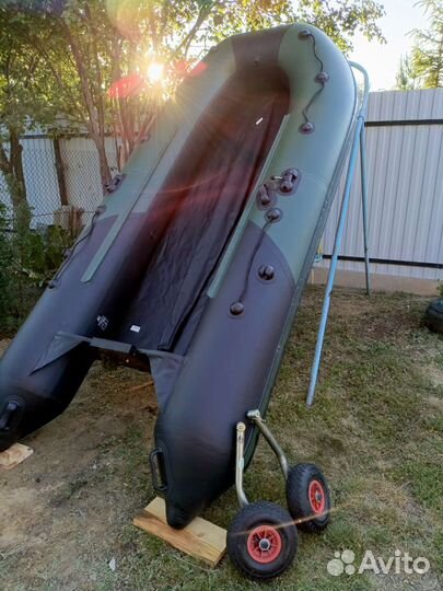 Лодка Ривьера 3200