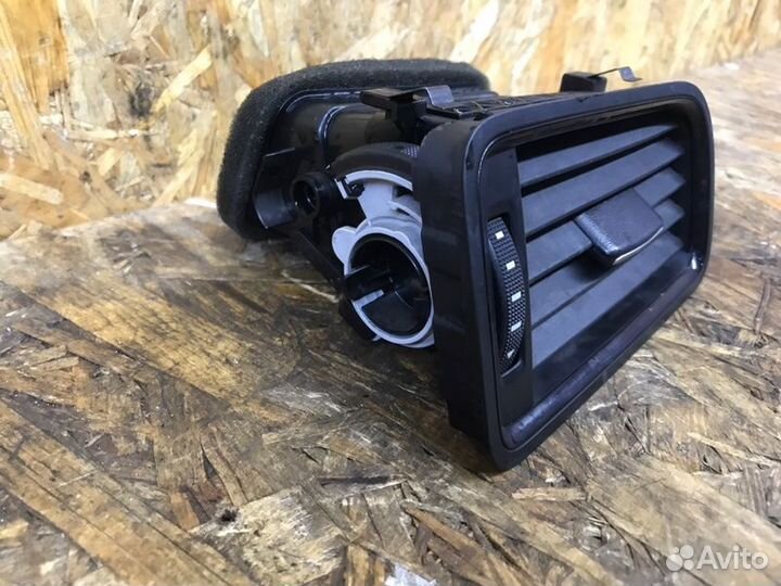 Дефлектор воздушный передний правый Volkswagen