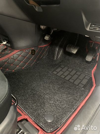 Автоковрики в багажникна Nissan Skyline