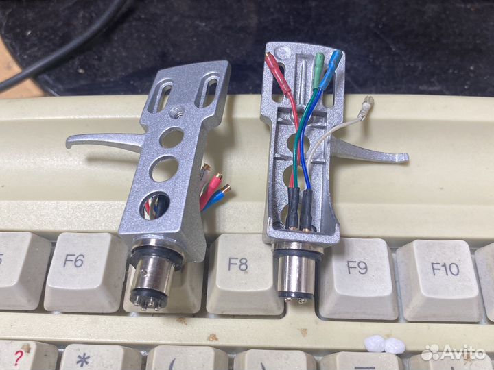 Шелл с проводами для винилового проигрывателя