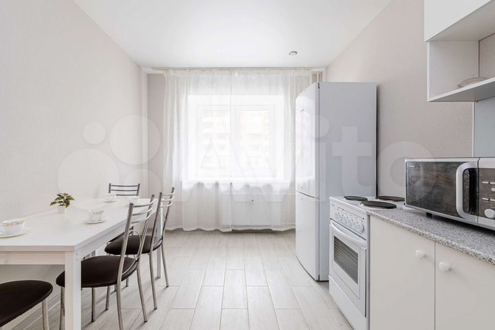 2-к. квартира, 72 м², 1/18 эт.