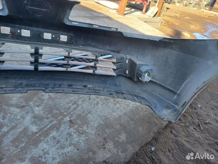 Продам бампер передний ниссан тиида