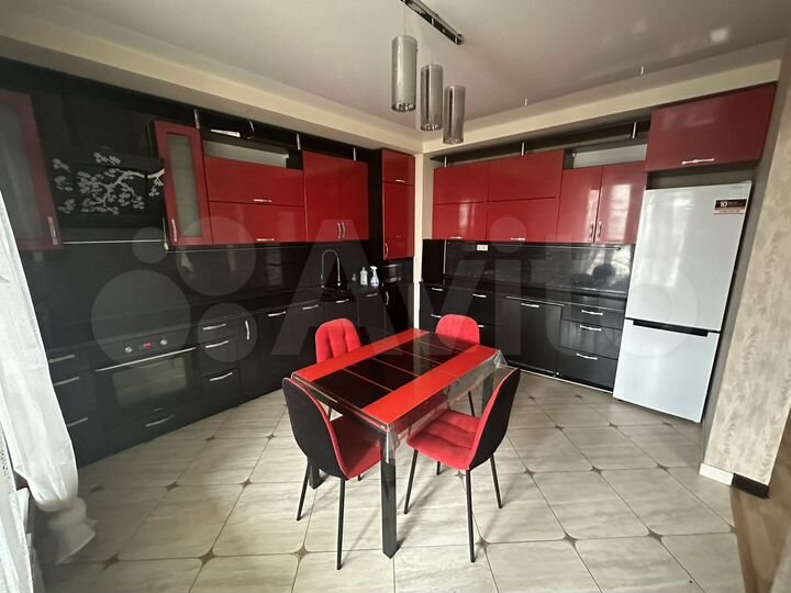3-к. квартира, 104 м², 12/14 эт.