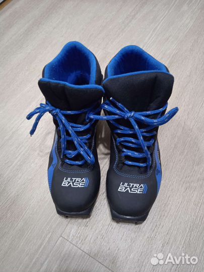 Лыжные ботинки