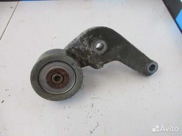 Кронштейн ролика-натяжителя Mercedes Benz Actros M