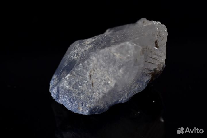 Кварц с дюмортьеритом. Лот № 950