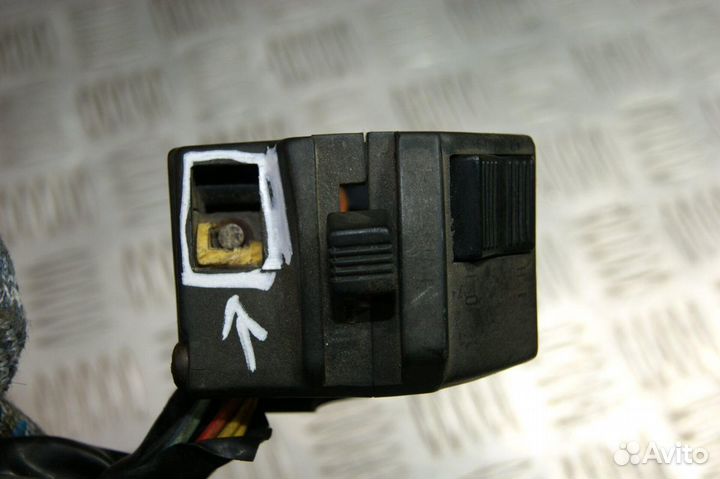 Пульт левый Suzuki Bandit V 400-1