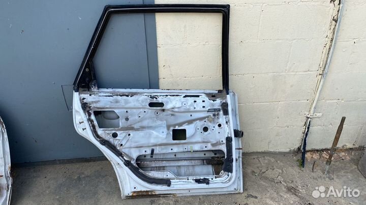 Дверь задняя Volkswagen passat b4 седан