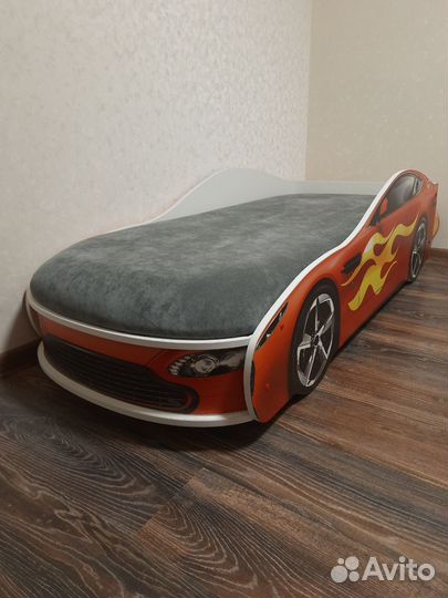 Детская кровать машина с матрасом