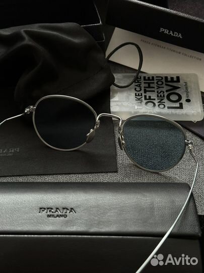 Солнцезащитные очки Prada Round titanium