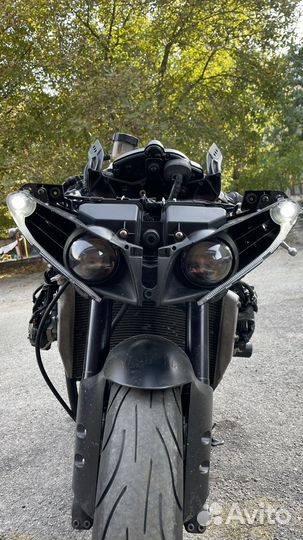 Yamaha r1