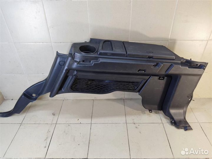 Обшивка багажника правая Land Rover Discovery 4 2