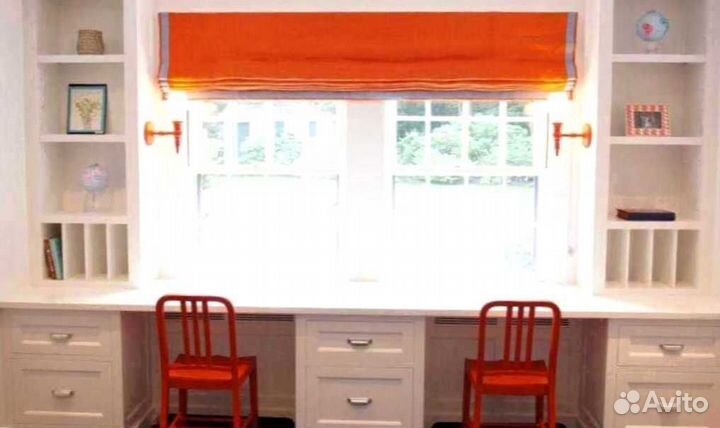 Рабочая зона в углу у окна