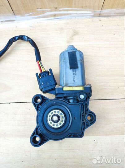 Мотор стеклоподъемника Мерс W220 передний левый