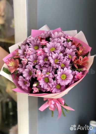 Альстромерия и хризантема сборный букет