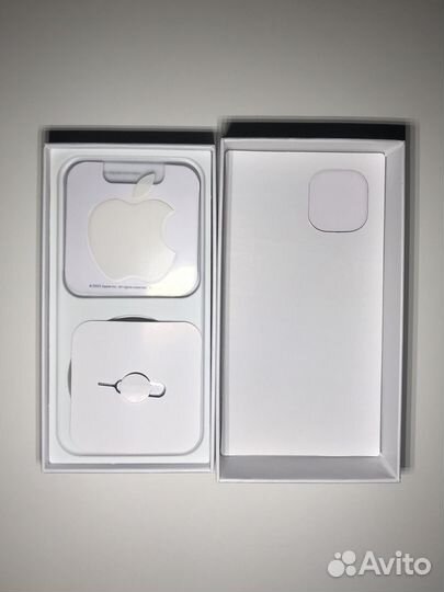 Коробка от iPhone 14