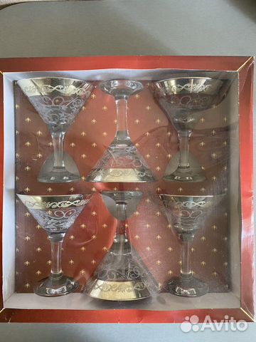 Бокалы для коктейлей и мартини