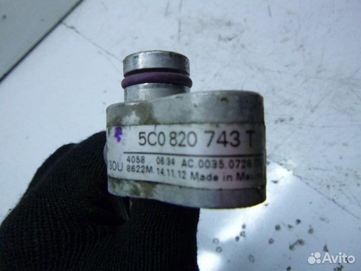 Трубка кондиционера Volkswagen jetta 2011