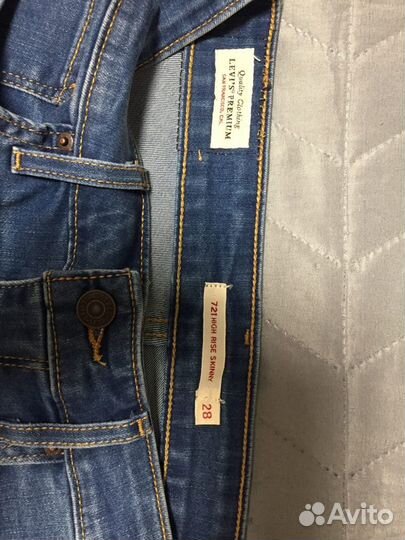Джинсы levis