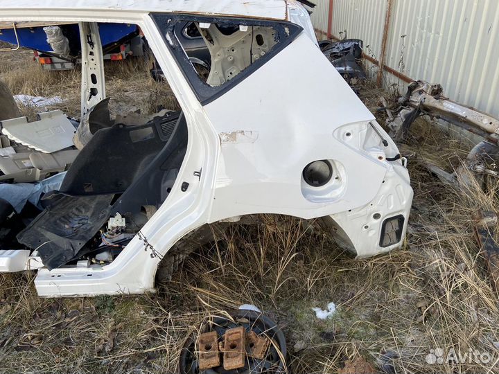 Крыло заднее левое правое Ниссан Мурано z51