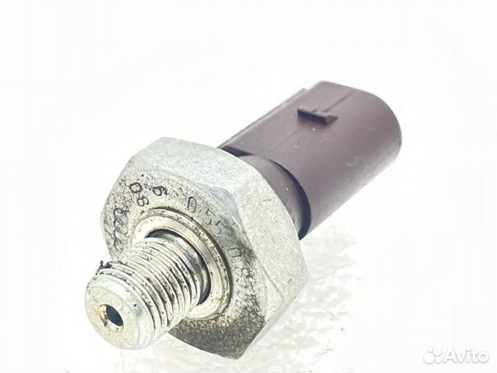 Датчик давления масла двс Audi A4 1.8 cdhb 2008