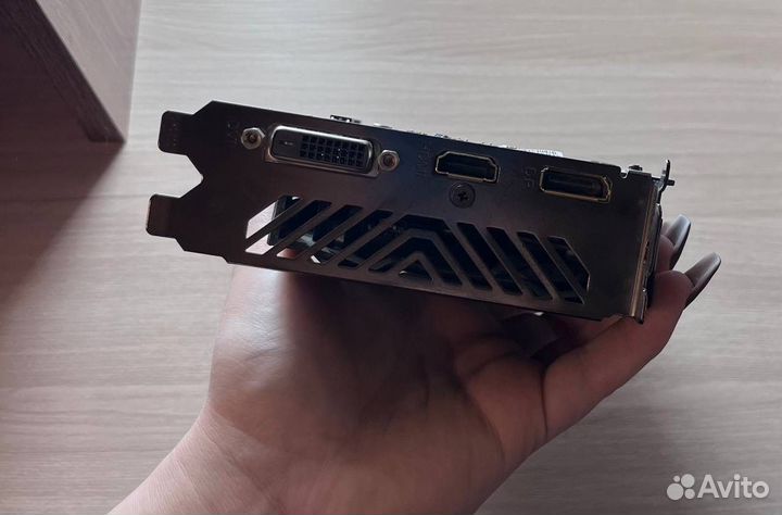 Видеокарта gigabyte radeon rx 560 4GB