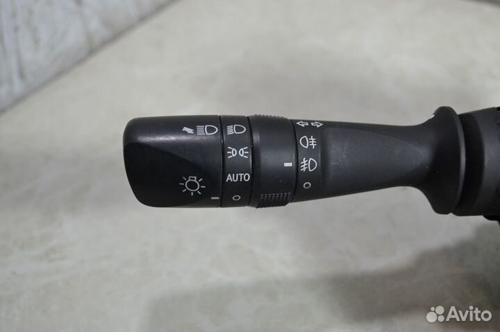 Переключатель поворотников Toyota Camry 50