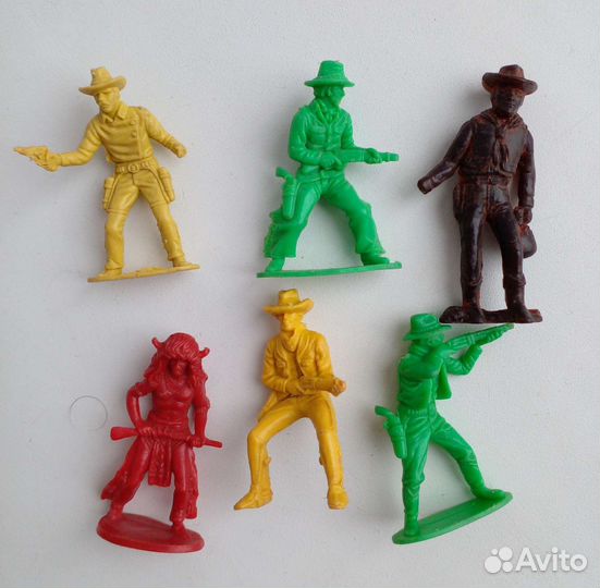 Игрушки СССР солдатики оловянные пластмассовые