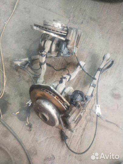 Кулак задний с суппортом BMW F10 F11 F25