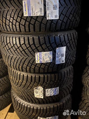 Michelin X-Ice North 4 SUV 275/40 R21 и 305/35 R21 107T