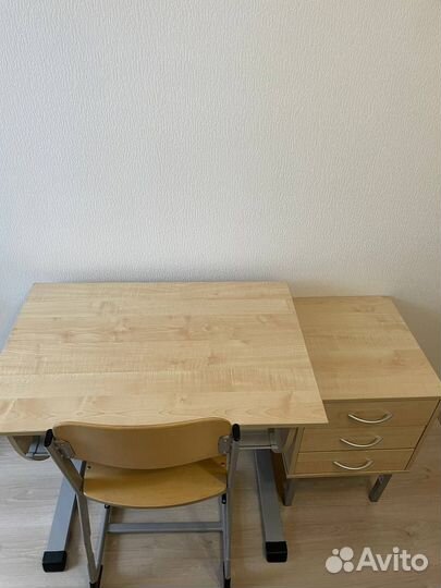 Растущая парта и стул