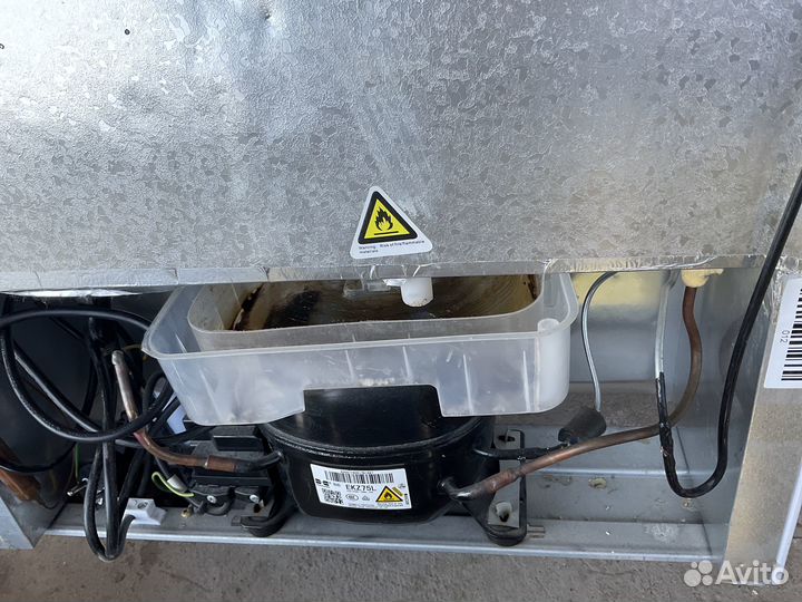 Встраиваемый Б/У холодильник Hansa BK315.3 белый