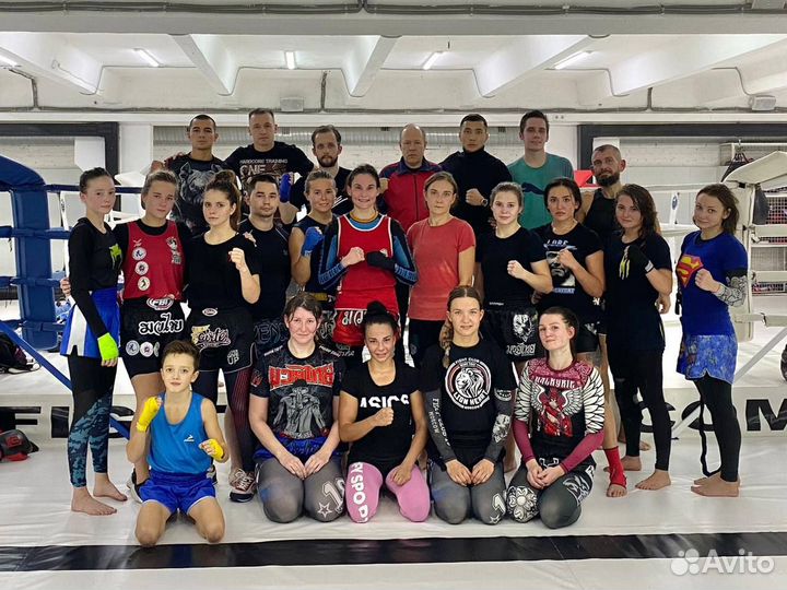 Тренер по тайскому боксу и кикбоксингу