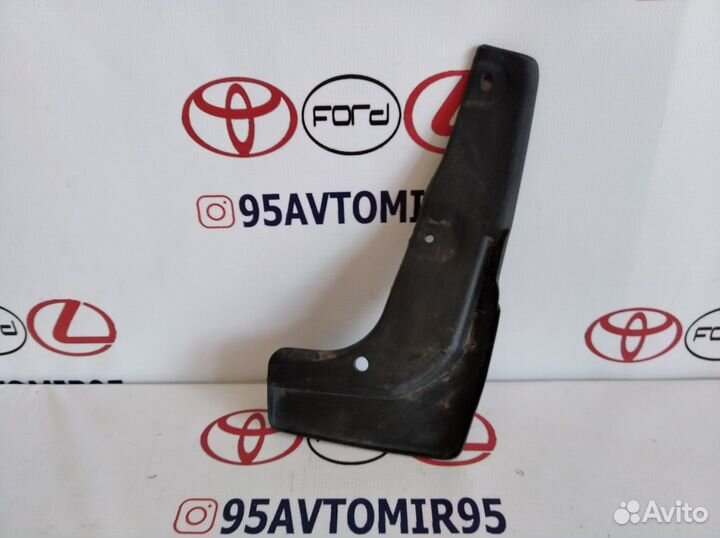 Брызговик передний левый Toyota Rav4 13