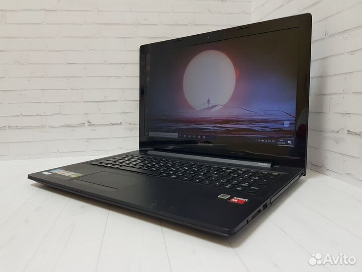 Игровой ноутбук Lenovo 4ядра/2видеокарты/8Gb/SSD