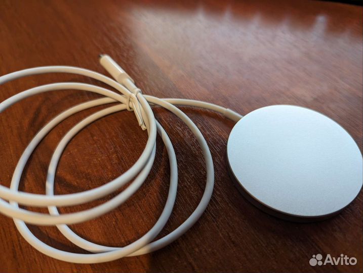 Беспроводное зарядное устройство с магнитом