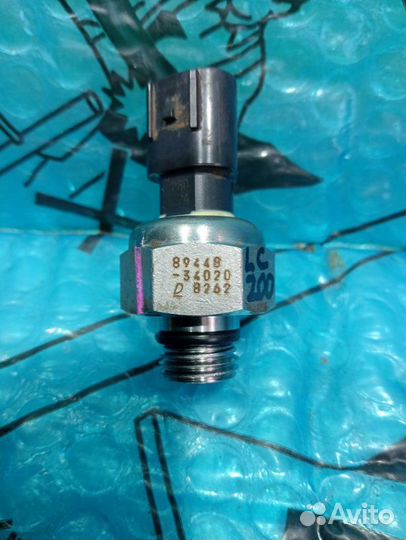 Датчик давления масла гур Toyota Land Cruiser 200