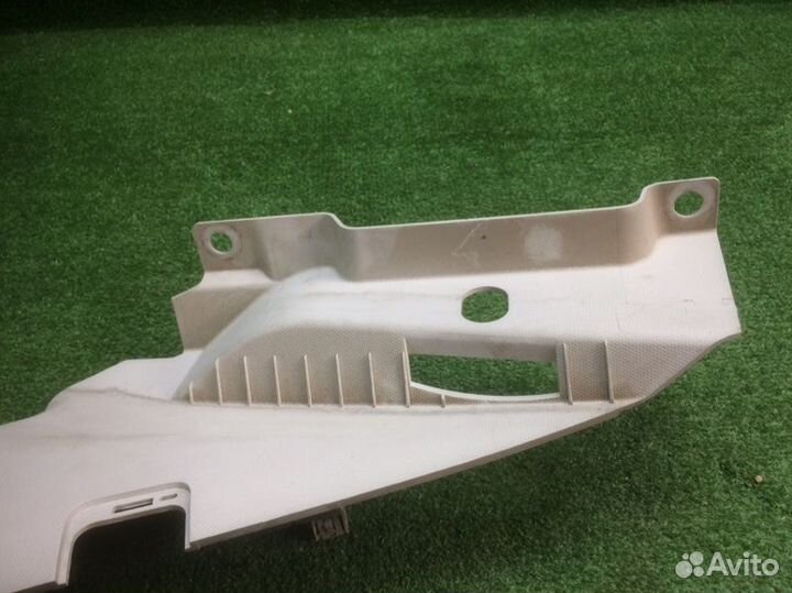 Накладка задней стойки левая Ford Focus 3 седан