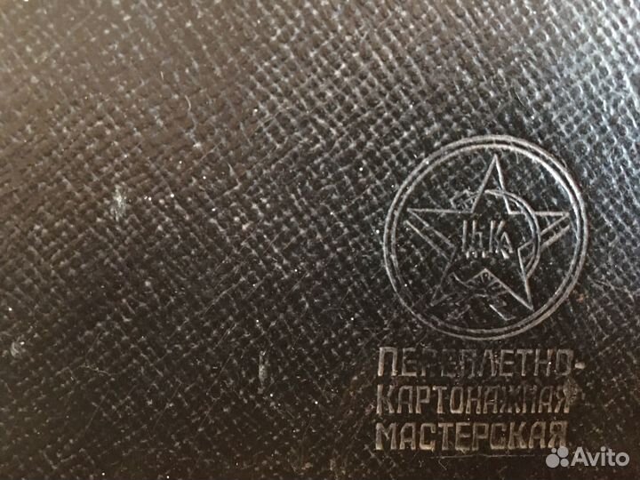 Коробка и 10 джаз-пластинок для грамофона