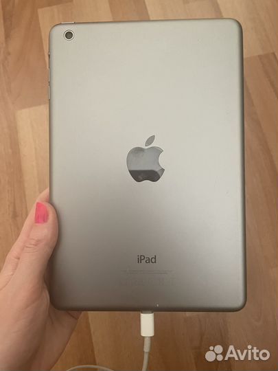 Планшет Apple iPad mini 16Gb
