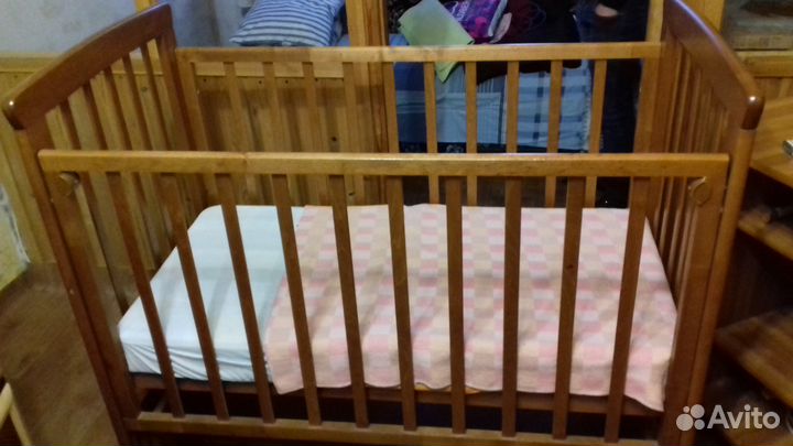 Продам детскую кроватку качалку