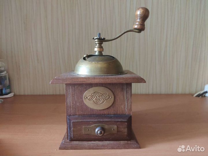 Ручная мельница (кофемолка, антиквар)