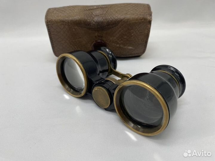 Театральный бинокль с кожанным футляром. Антикварн