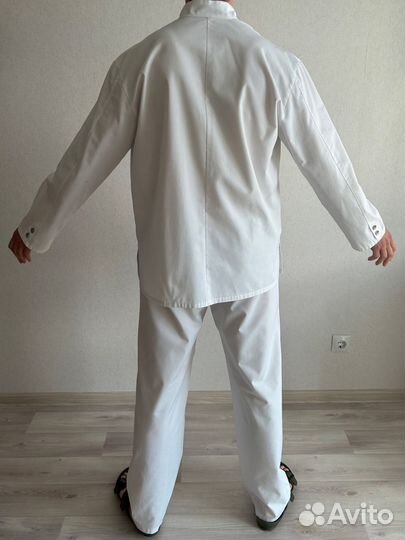 Мецицинский халат и хирургический костюм